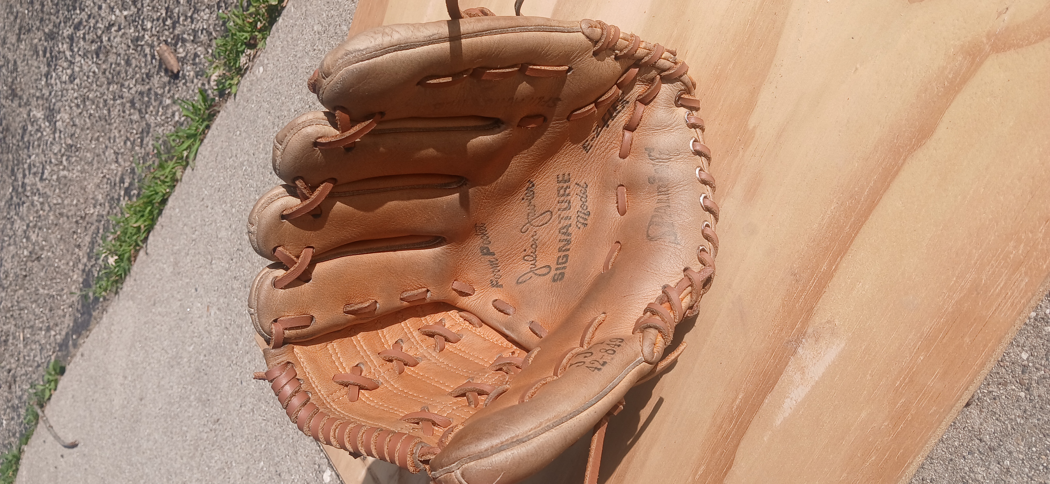 1967 Spalding Youth JJ-1 Julian Javier Signature glove